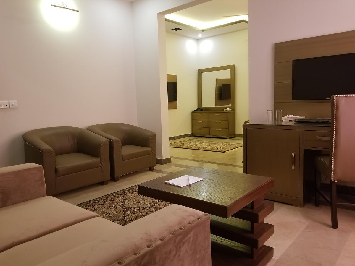 Zifan Hotel&Suites Karáčí Exteriér fotografie